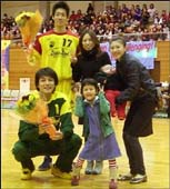 今季限りで引退する 山本・荻田選手と陰で支えた家族