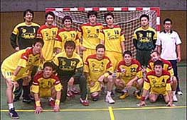 勝利後の集合写真