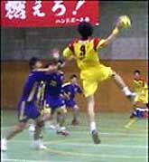 ロングシュートを放つ 武田選手