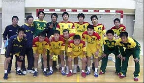 勝利後の集合写真