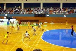 果敢に攻め込むオフェンス