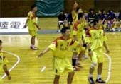激しいディフェンスで失点を抑えた