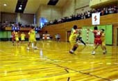 激しいフェニックスのディフェンス