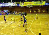 前半を8失点に抑えるディフェンス