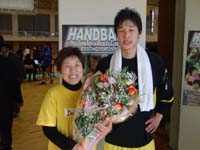 フェニックス応援団の谷口さんと共に