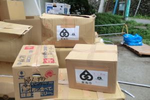 支援品のダンボール（東海市？！）