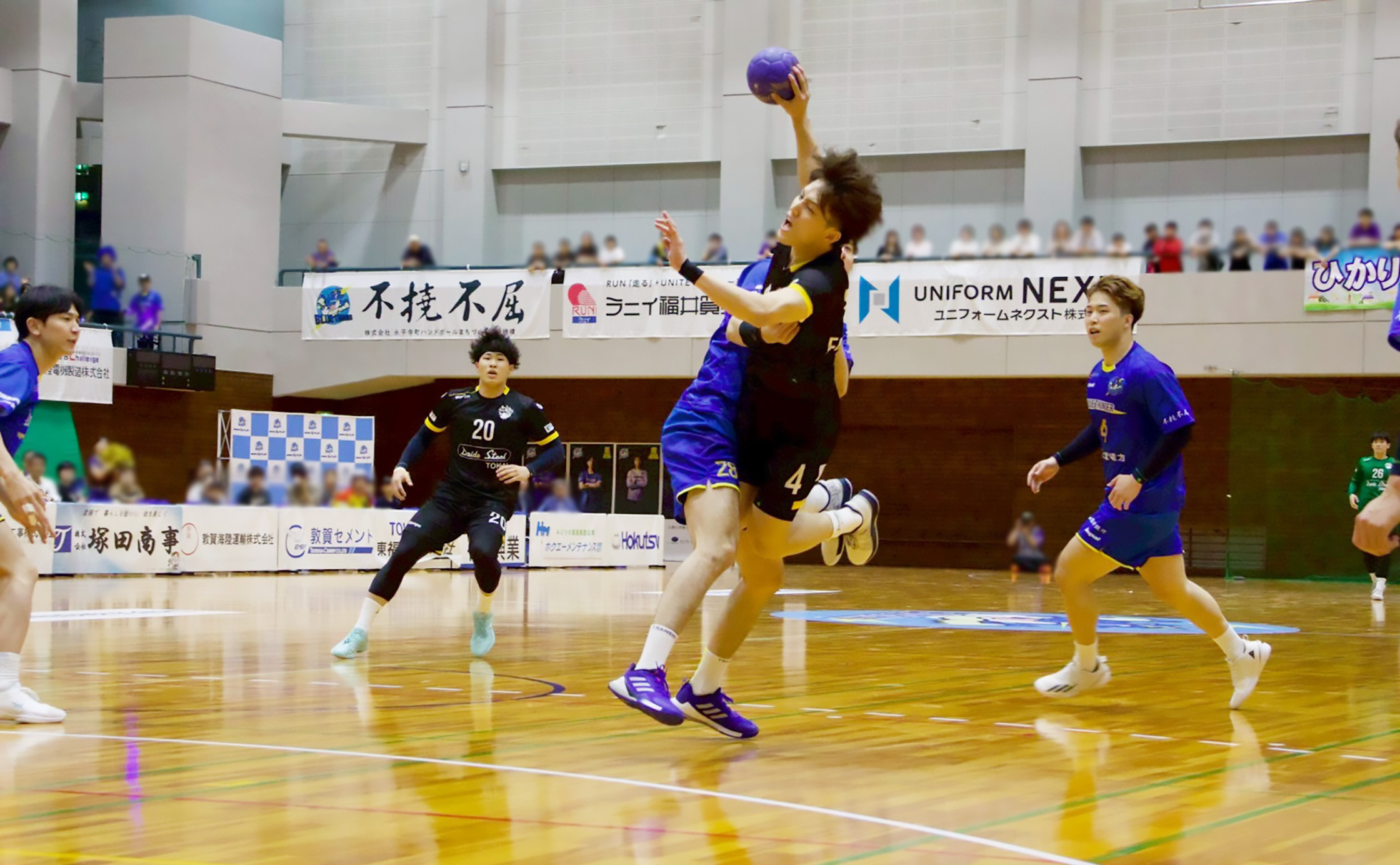 地元の福井で8得点の活躍を見せた藤坂選手