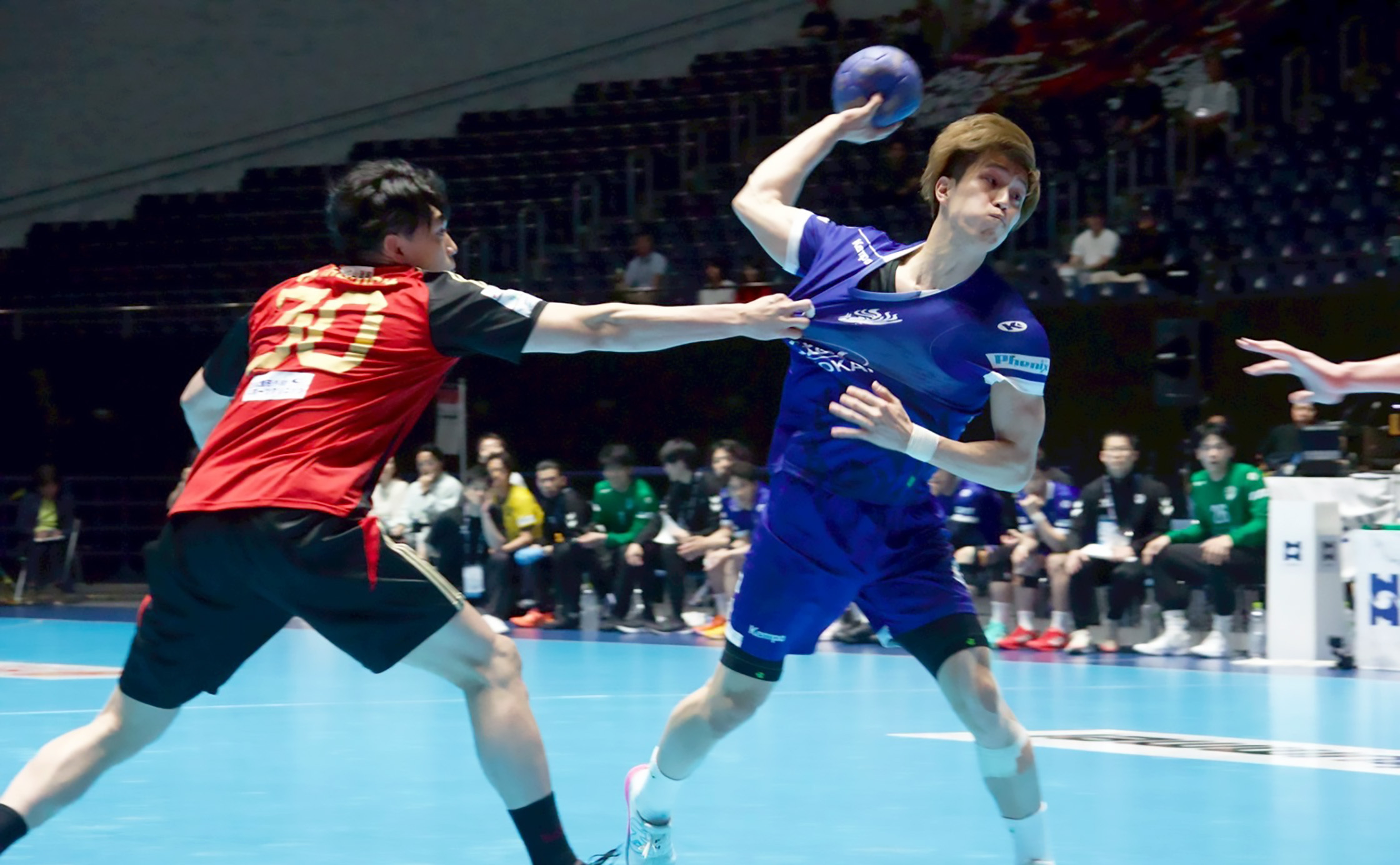 13得点の猛攻でチームを勝利に導いた藤坂選手 13得点の猛攻でチームを勝利に導いた藤坂選手