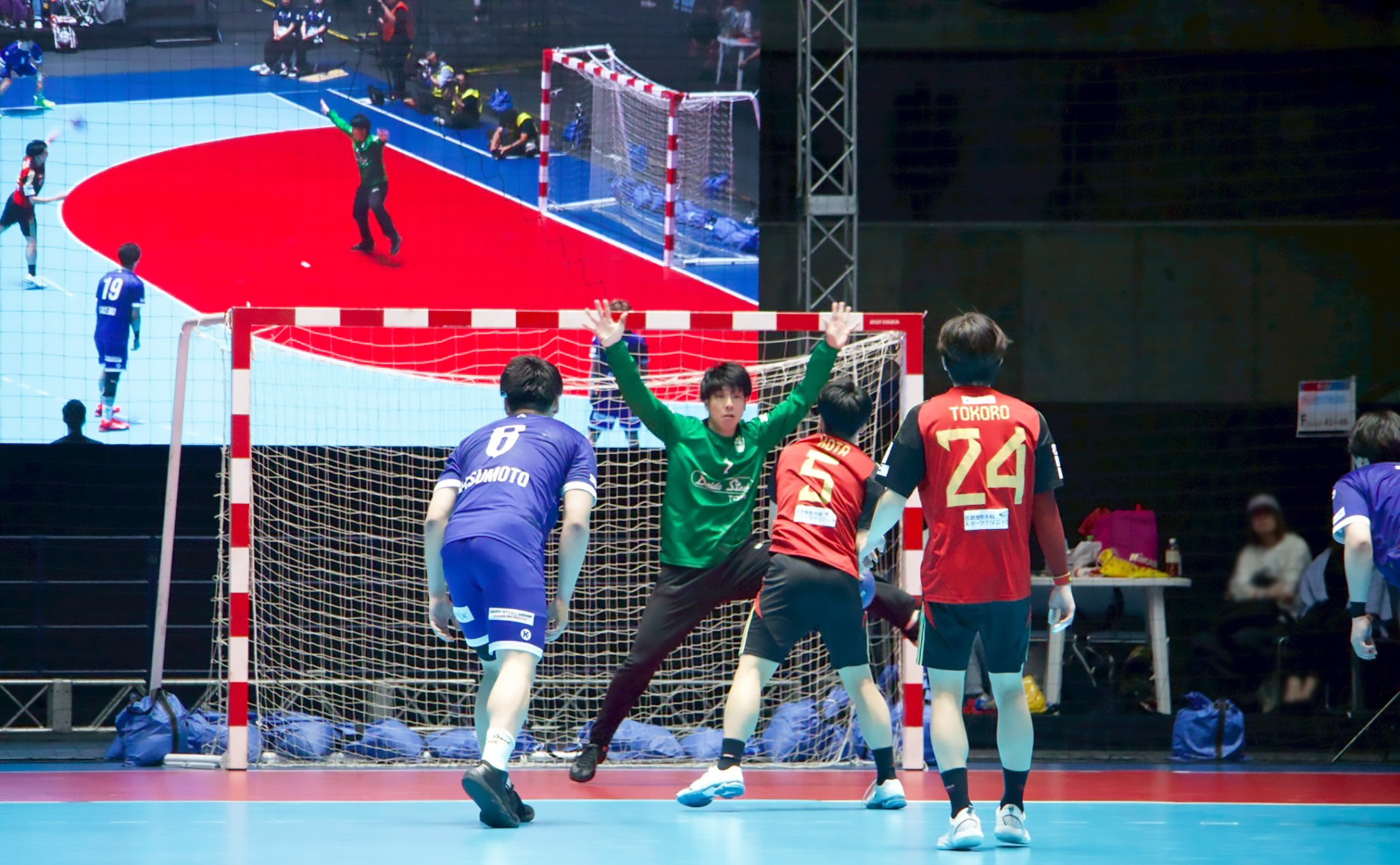 佐賀戦、3度の7mTセーブでチームを救った友兼選手 佐賀戦、3度の7mTセーブでチームを救った友兼選手