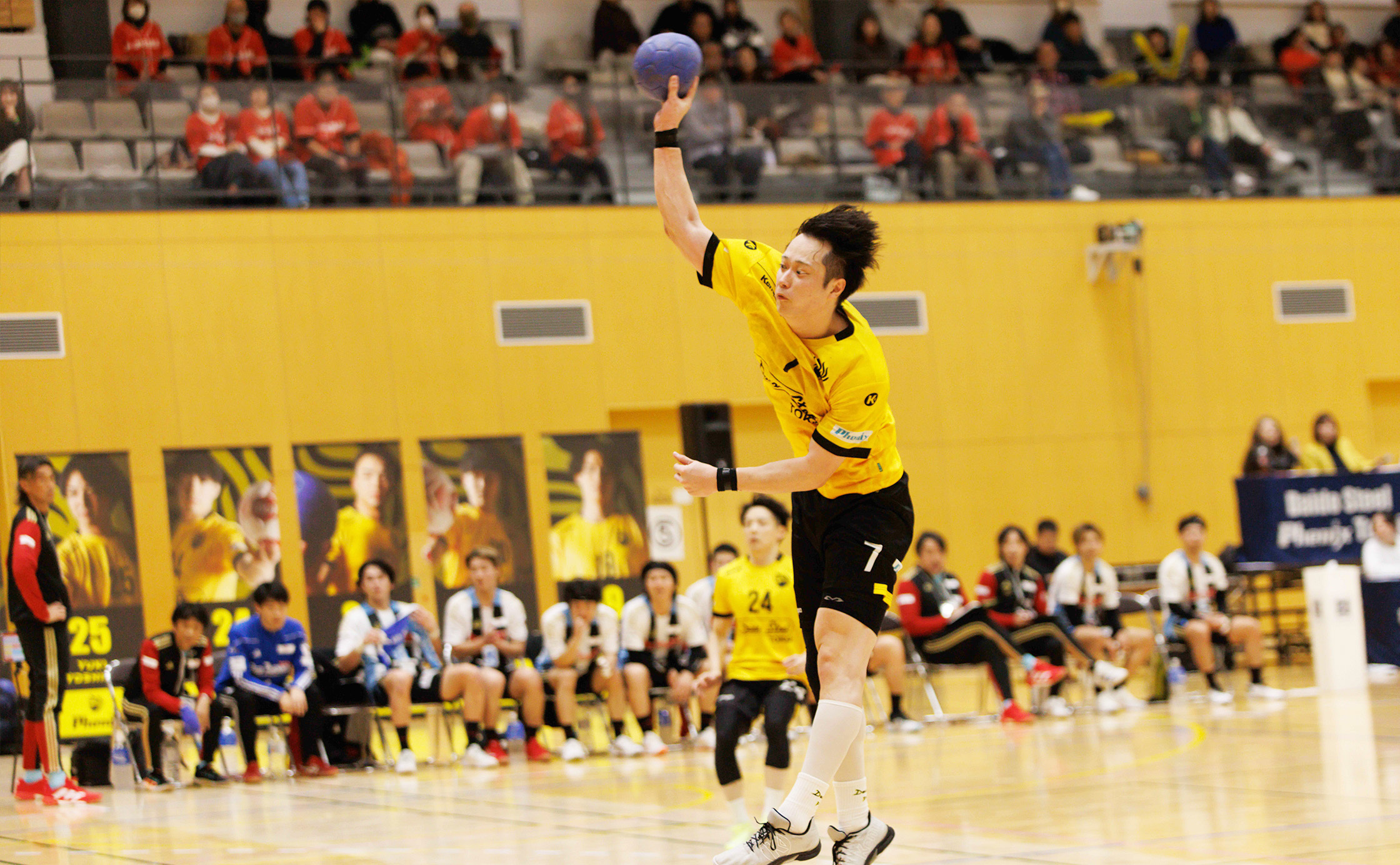 走って、跳んで、決めきる。小澤選手のダイナミックなカウンター