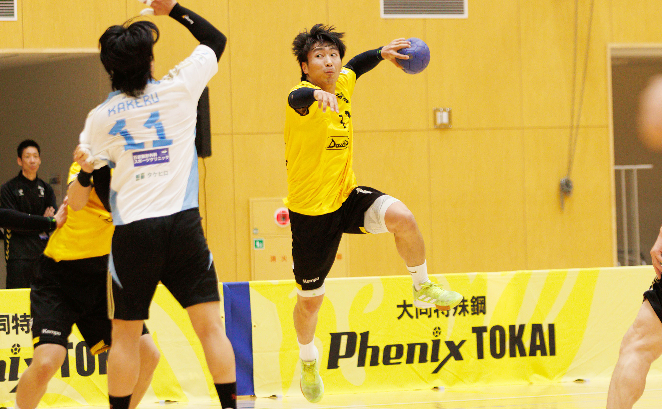 キーパーの視界を奪う、弾丸ライナー