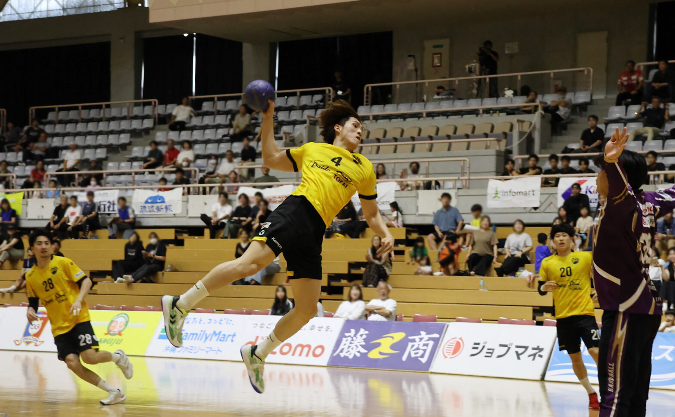 勝利に大きく貢献した藤坂選手