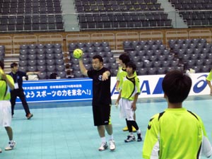 パスの投げ方指導! パスの投げ方指導!