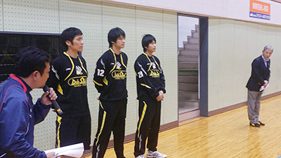 講習会に参加した 地引選手・久保(侑)選手・池辺選手 講習会に参加した 地引選手・久保(侑)選手・池辺選手