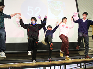 大盛り上がりのビンゴ大会 大盛り上がりのビンゴ大会