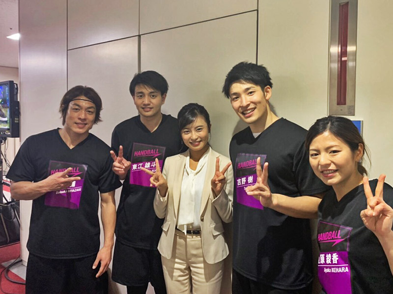 番組MCの小島瑠璃子さんと 番組MCの小島瑠璃子さんと