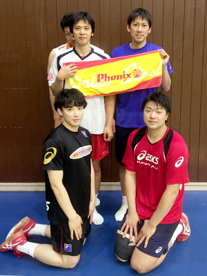 スイーツクラブのメンバーで!(前列左が杉本選手) スイーツクラブのメンバーで!(前列左が杉本選手)