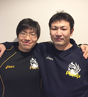選手をサポートしていきます!(同級生のNo.19伊藤選手と) 選手をサポートしていきます!(同級生のNo.19伊藤選手と)
