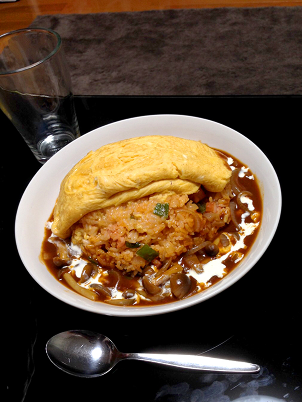 タッキー'sキッチン「でら旨デミオム」
※でら…名古屋弁で「ものすごく」という意味。 タッキー'sキッチン「でら旨デミオム」
※でら…名古屋弁で「ものすごく」という意味。