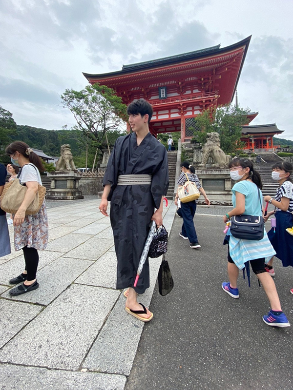 初めて浴衣を着た私です 初めて浴衣を着た私です