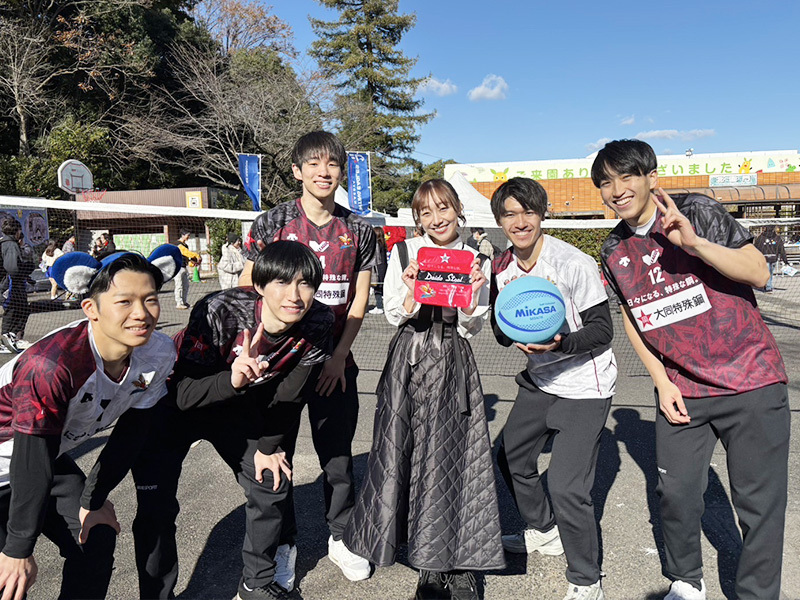 名古屋スポーツ広報大使須田亜香里さん(SKEの元メンバー)と記念撮影