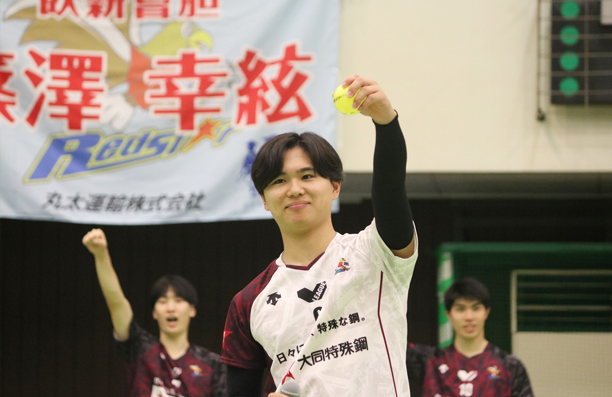 ホームゲームイベントで挨拶する篠澤選手