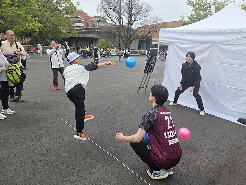 強烈なスパイク!